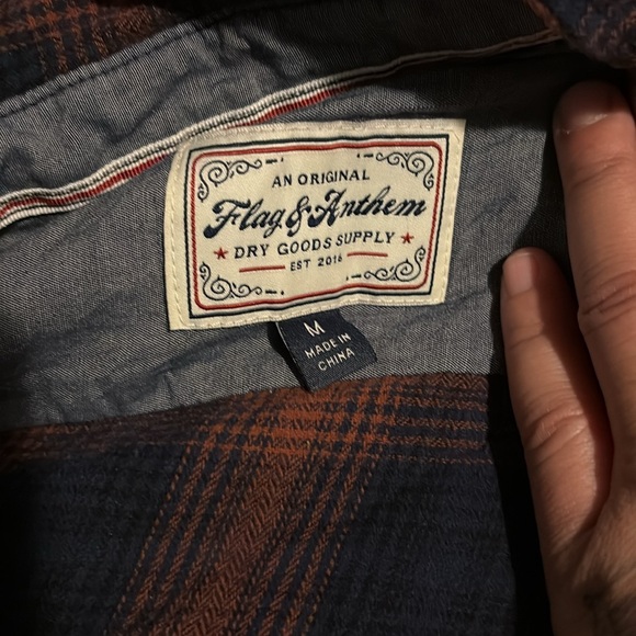 Button up - Picture 2 of 2